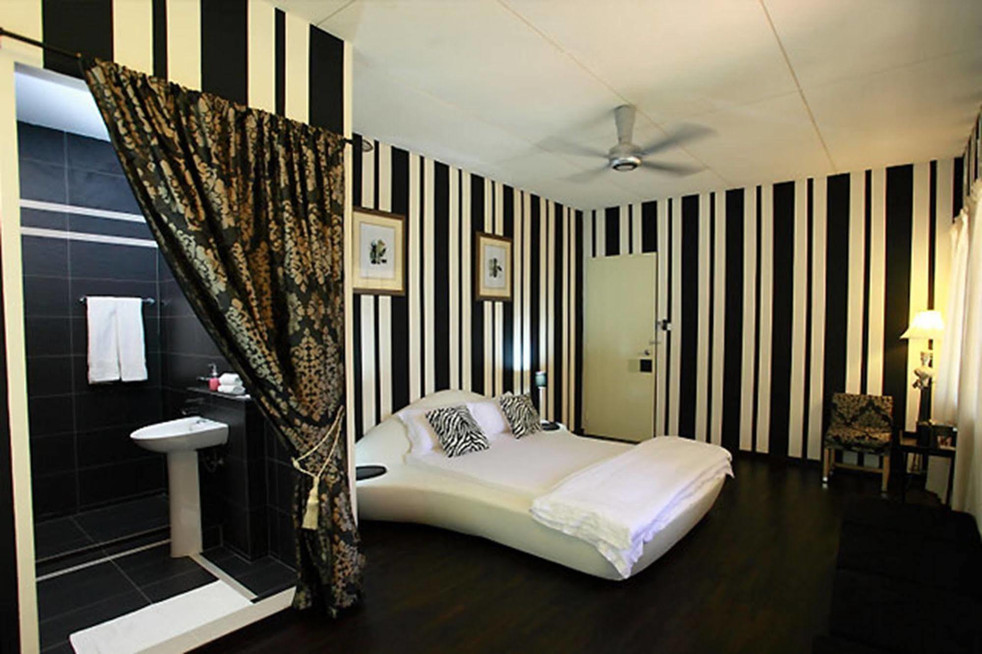Chymes Hotel Tanjung Bungah  Exterior foto